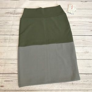Small Lularoe Cassie skirt